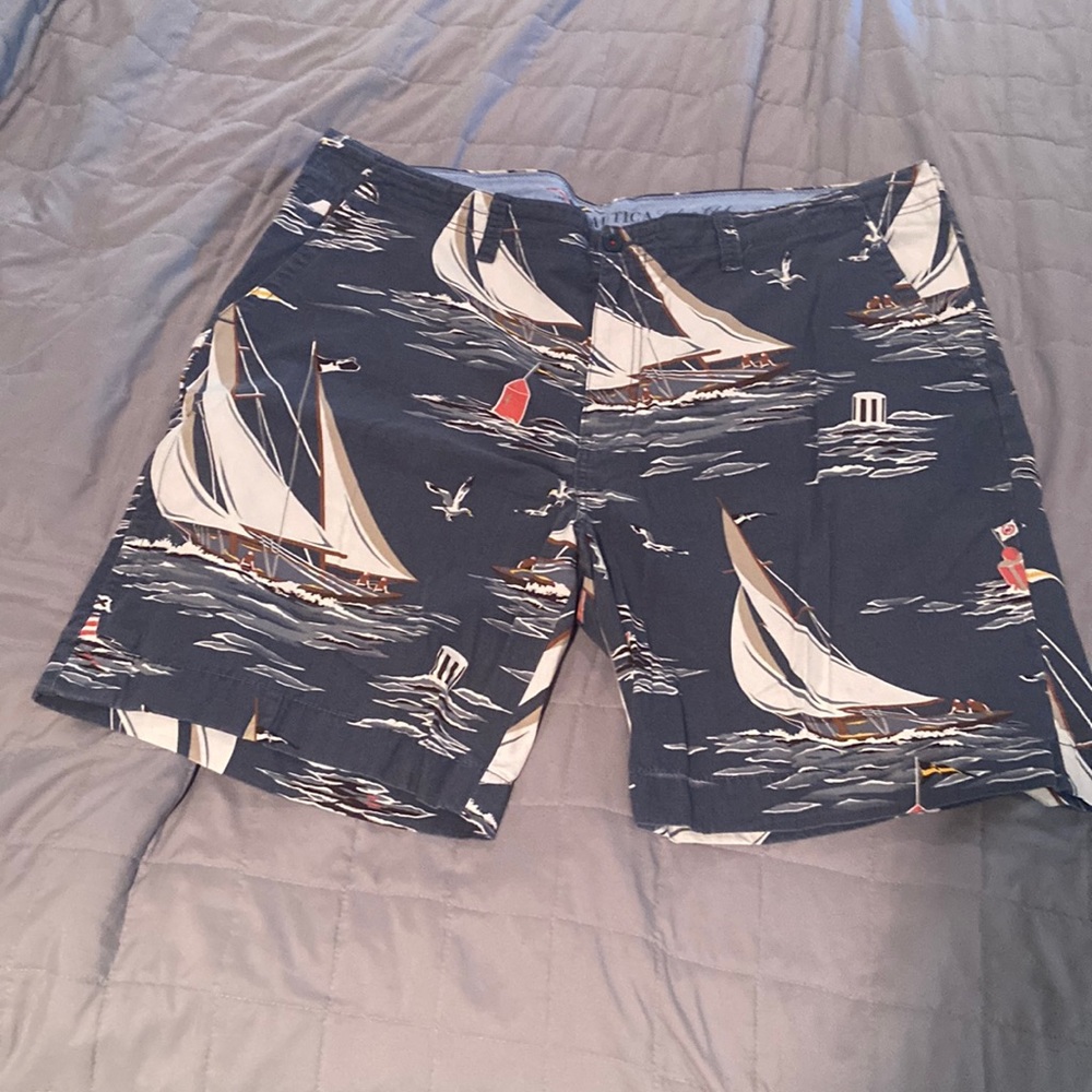 Mens Nautica sailboat shorts flat front 42 xxl barely worn nautical beachy